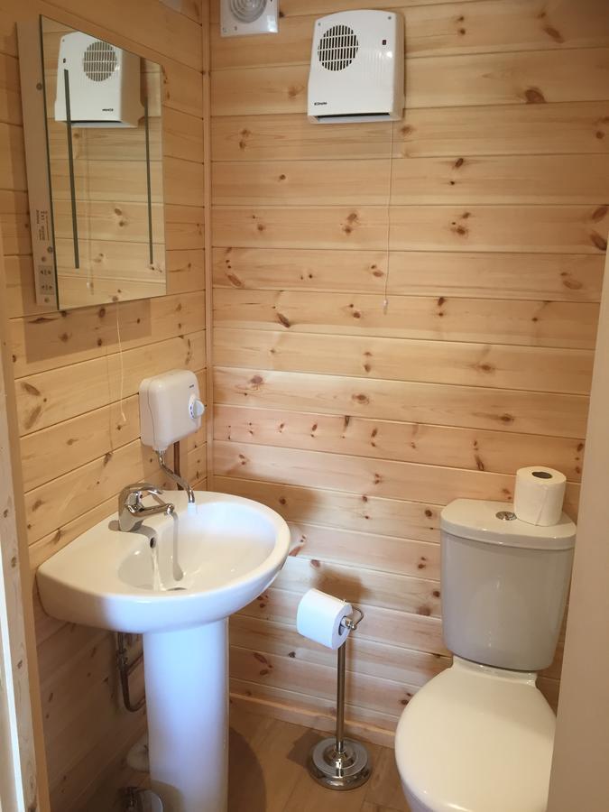 Romantic Getaway Luxury Wooden Cabin With Private Hot Tub And Bbq Aberystwyth Esterno foto